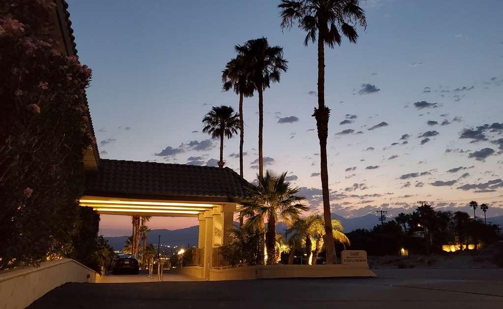 Hôtel Azure Palm Hot Springs à Desert Hot Springs Extérieur photo
